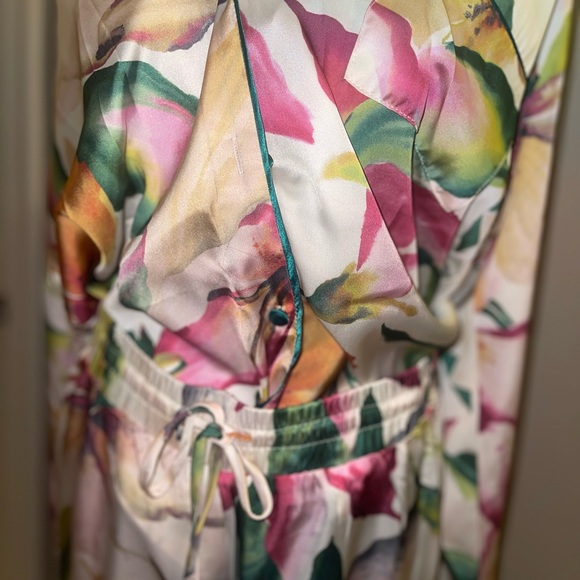 Floral Satin like vacation pant Set - Picture 7 of 7
